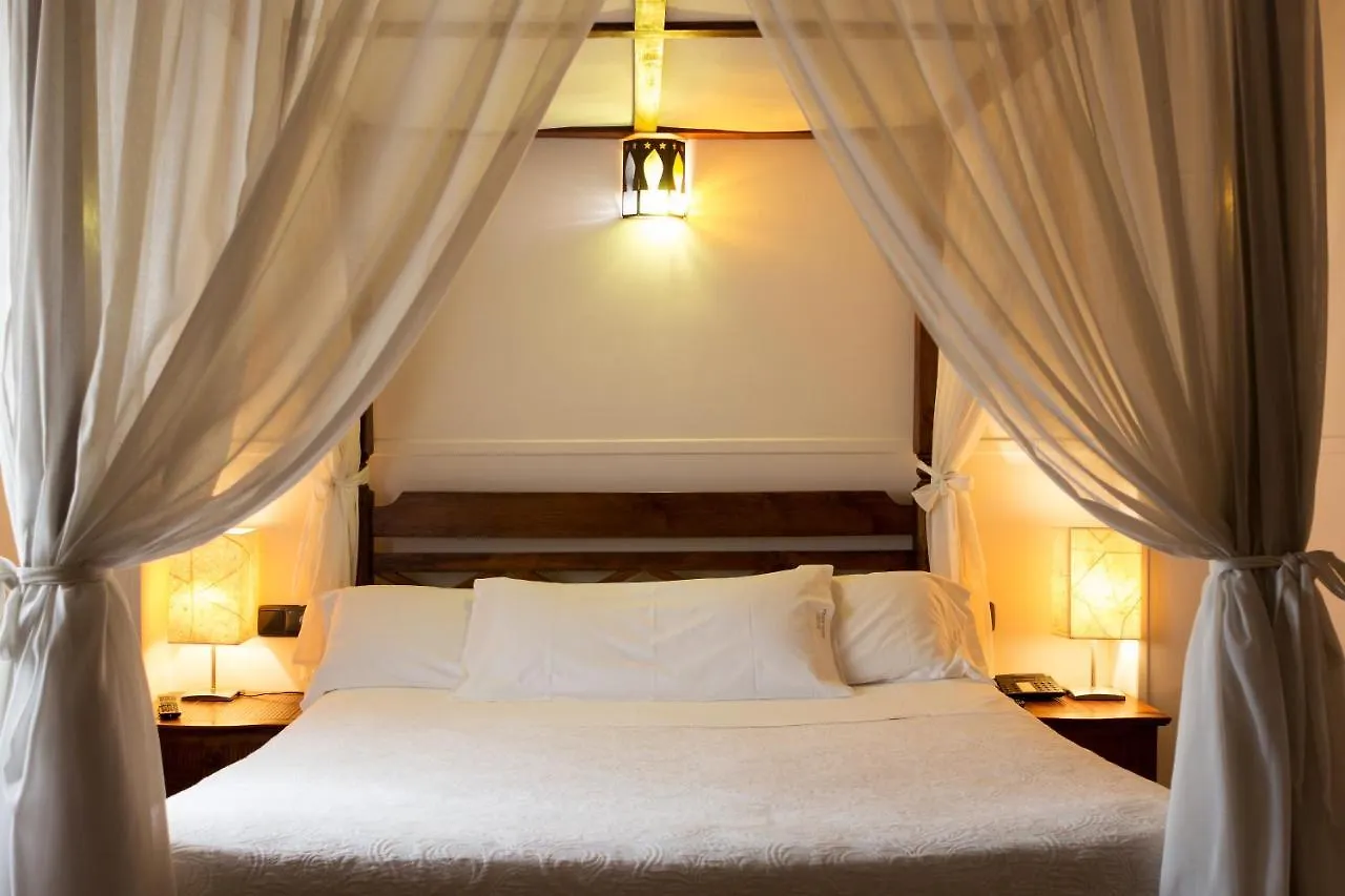 **  Hotel Boutique Reina Mora Granada Spain
