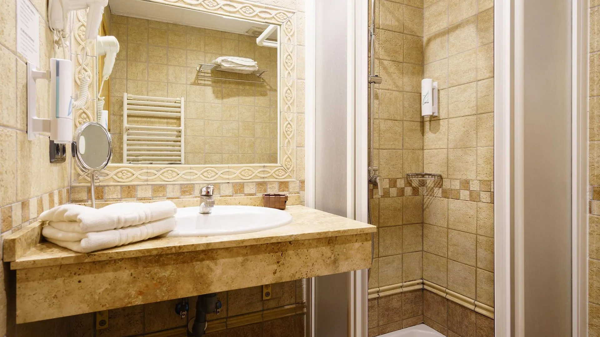 Hotel Boutique Reina Mora Гранада 2*,